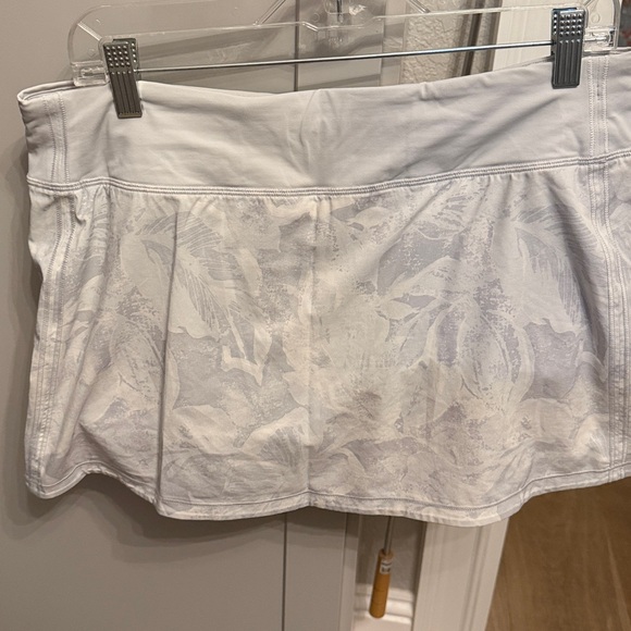 White Floral Skirt - Picture 1 of 3